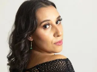 Bella_Brownn cam model