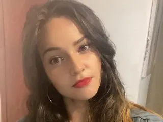 Bella_Moss cam model