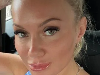 BlondeEllaX
