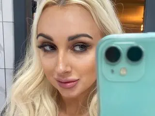 BlondieBarbieBabe cam model