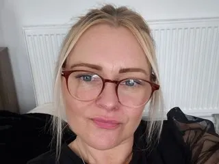 BlondieBeaux cam model