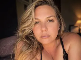 BlondieBigBoobs cam model