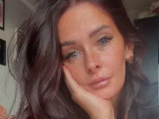 BlueEyedRedhead — Streamate cam model