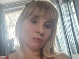 BustyBetty6968