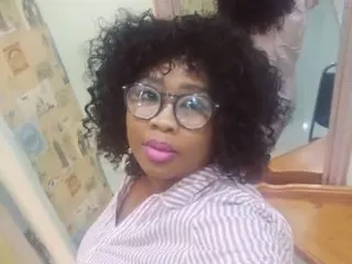 Bustycreamyt23 cam model