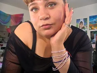 Bustyprincessleila cam model