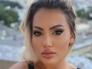 CelineHuddson cam model