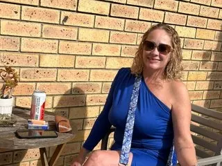 CheekyBeetch_X cam model