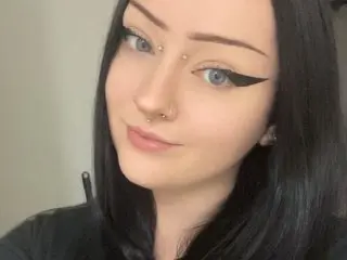 ChloeLevine cam model
