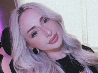 ChristinaRayXOXO cam model