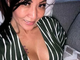 Crouchingvixen — live cam