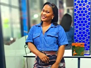 CurvyAss95 — live cam