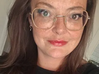 Curvy_Katieee cam model