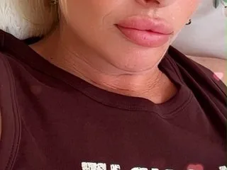 Curvy_Krissy — live cam