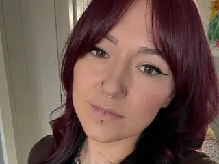 Delicious_Saskia cam model