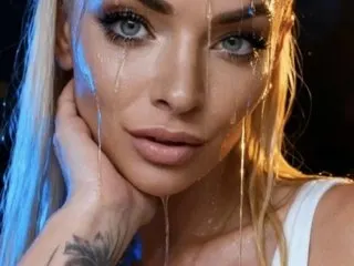 DestinyEastWest — Streamate cam model