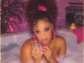 DreamyJessicaRozes cam model