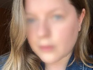 ElaraWilde — live cam