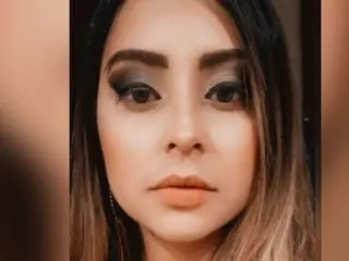 Elensweet111 cam model