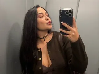 ElisiniaRich — Streamate cam model