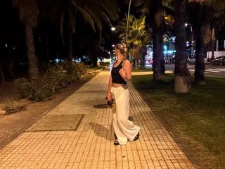 Elliebrown81 cam model