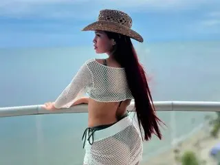 Ema_Jones