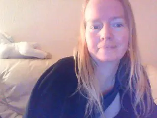 English_Rose_xxx cam model