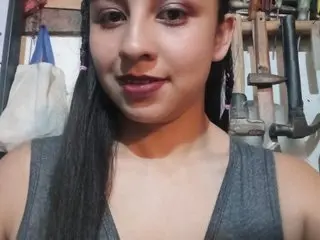 Eva_lowy cam model
