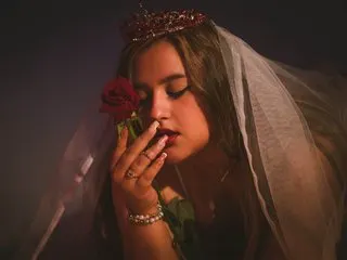 FloraTwiisted cam model