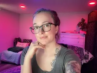FoxyFarrah cam model