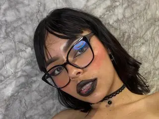 GeekyNyveth cam model