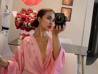 GisellaLoren cam model