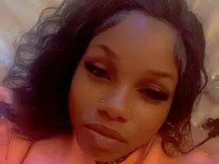 GoddessGoldieBliss cam model