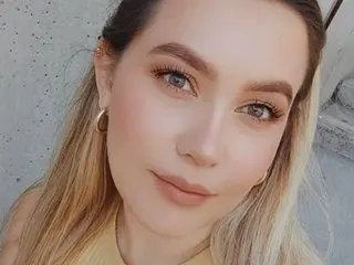 HannaT cam model