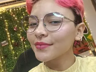 Hannah27 cam model