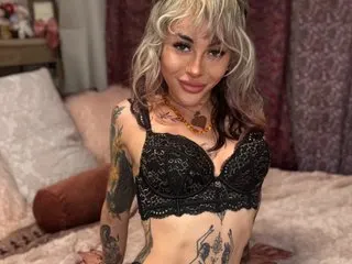 HazelHennesseyy cam model