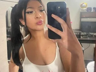HoneyyBell — live cam