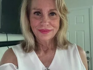 Hotblondemilf1962 — live cam