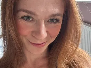 Housewife_kirst cam model