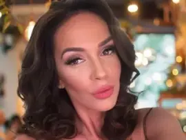 Jennifer_Hills