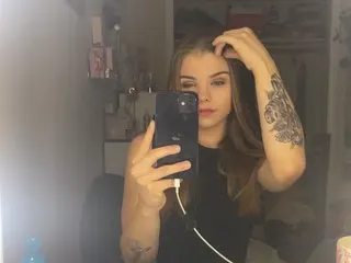 JuicySweetLips — Streamate cam model