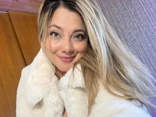 JuliethaFoxx cam model