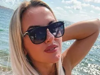 KiraCandyS cam model