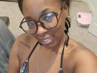 Kourtneyk26 cam model