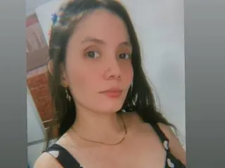 KristiFlowers cam model