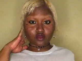 La_malona_77 cam model