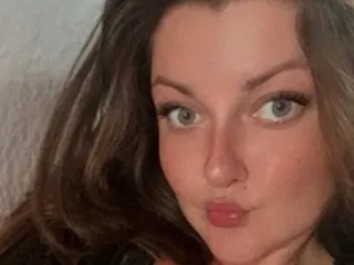 LacyLou224 — Streamate cam model