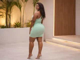 LauraSaenzz cam model