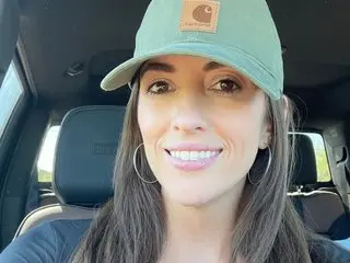 Lauren_Lewis cam model
