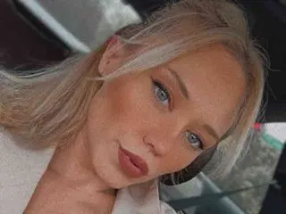 LaylaLainz cam model